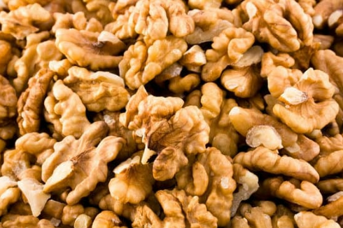 DO DEER EAT WALNUTS