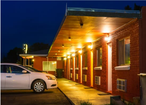 HOW DO YOU CHECK MOTEL FOR BED BUGS?
