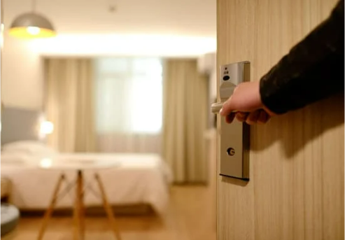 HOW DO YOU CHECK HOTELS FOR BED BUGS?