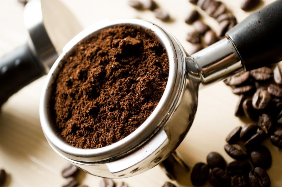 Are coffee grounds good for deterring deer?